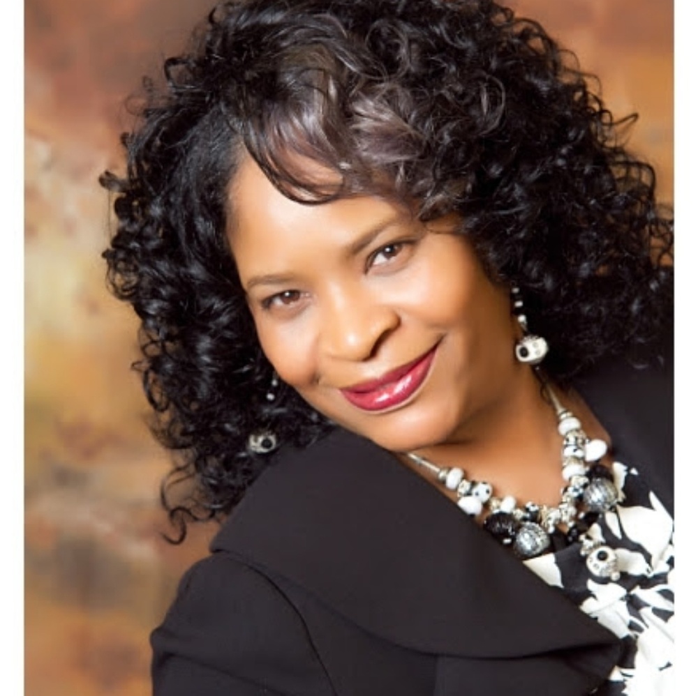 Meet your Posher, Yvonne